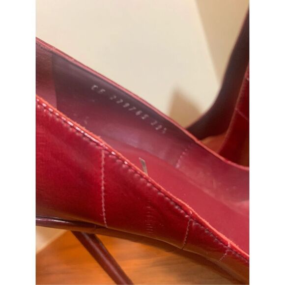 Yves Saint Laurent Divine Eel Skin Pump EU39.5 - Picture 5 of 8